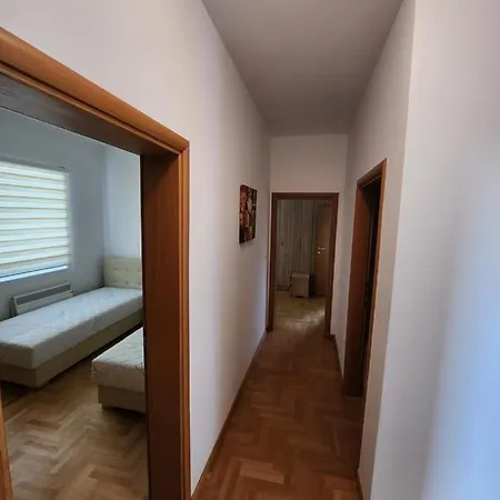 5 Villa *